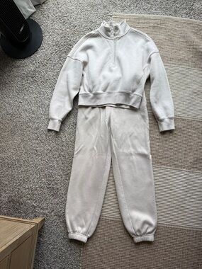 Neutral Ivory Two-Piece Sweat Set - Cropped Quarter Zip Top size XS & Joggers S